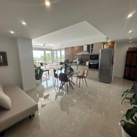 Penthouse Puerta De Pedregalejo Apartment Малага Екстериор снимка