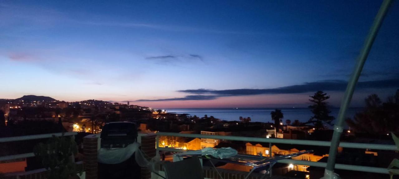 Penthouse Puerta De Pedregalejo Apartment Малага Екстериор снимка