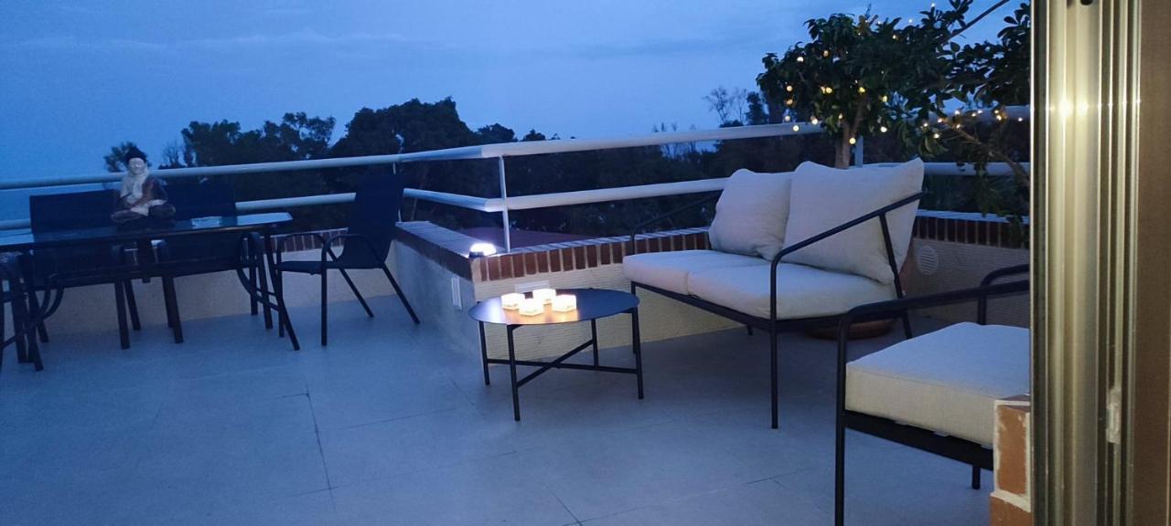 Penthouse Puerta De Pedregalejo Apartment Малага Екстериор снимка