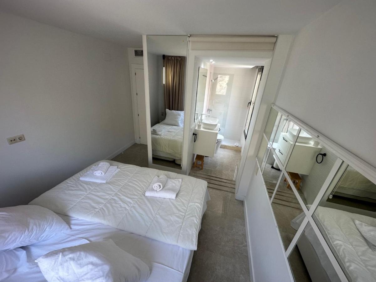 Penthouse Puerta De Pedregalejo Apartment Малага Екстериор снимка