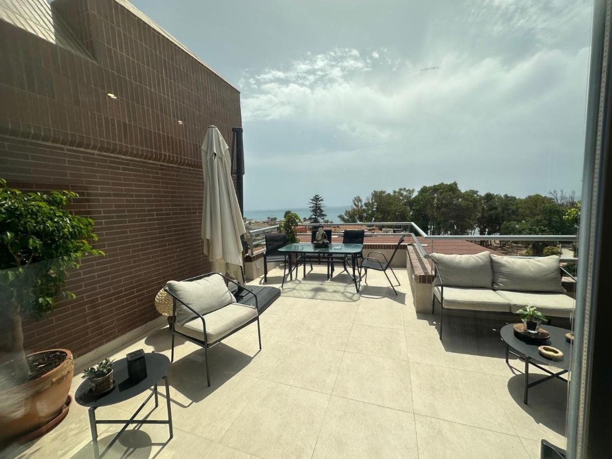 Penthouse Puerta De Pedregalejo Apartment Малага Екстериор снимка
