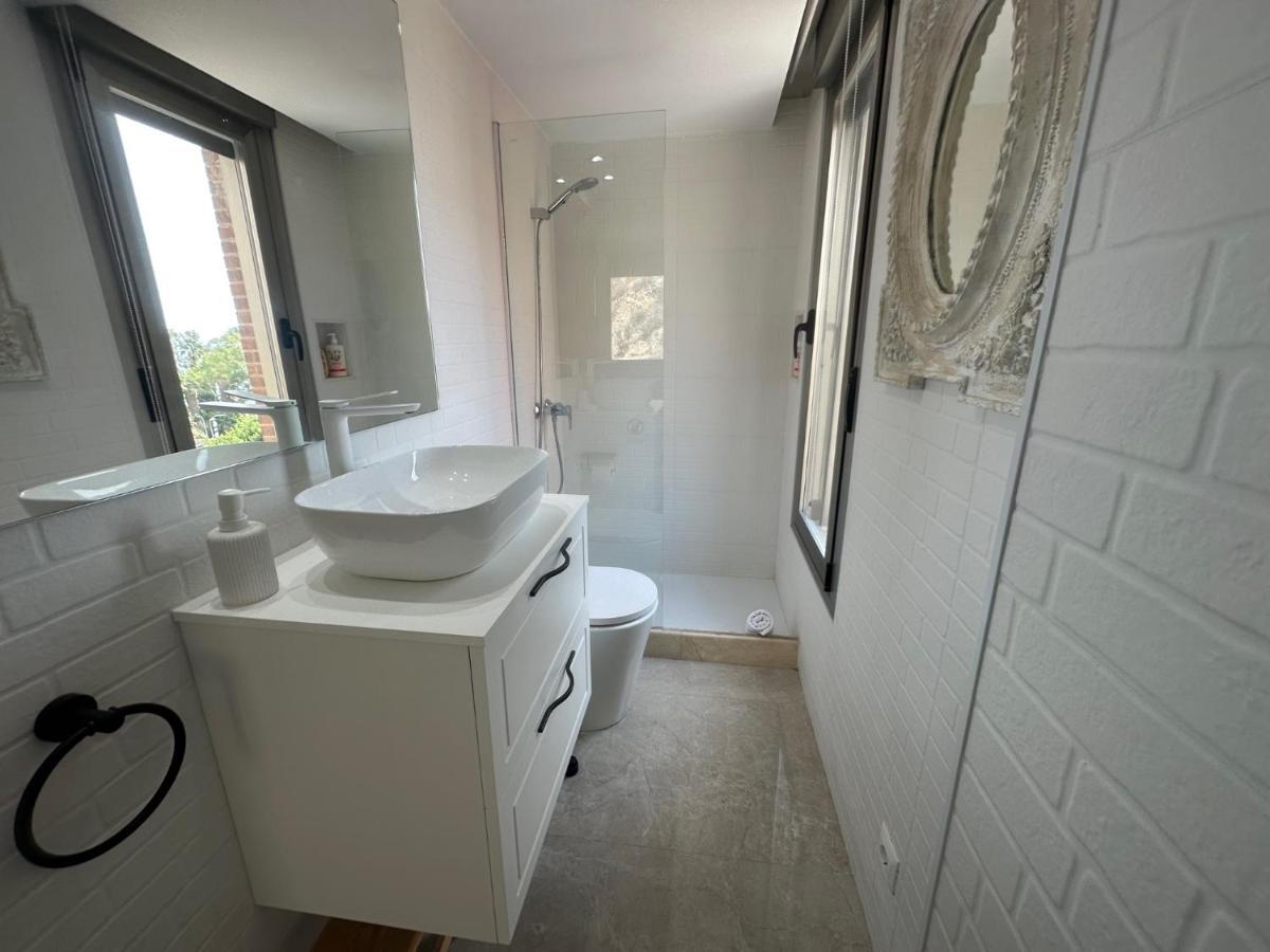 Penthouse Puerta De Pedregalejo Apartment Малага Екстериор снимка